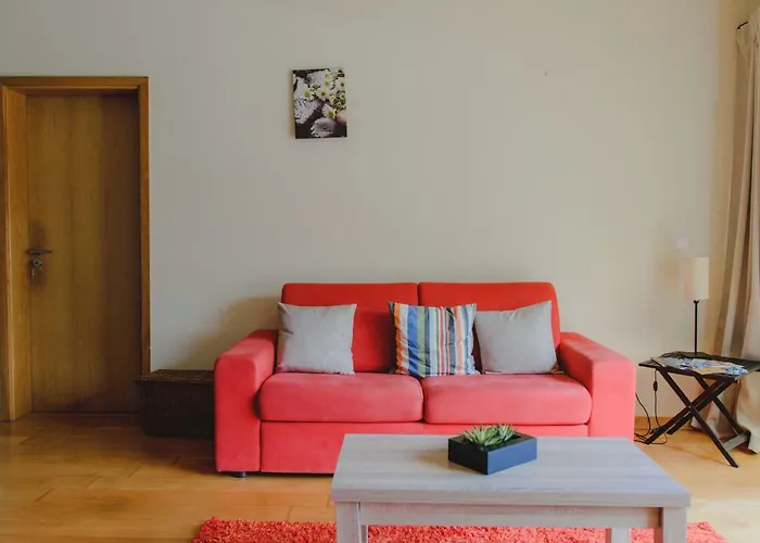 בית נופש Sunrise House פונטה דלגדה