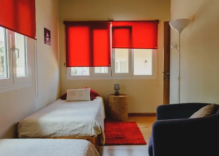 בית נופש Sunrise House פונטה דלגדה