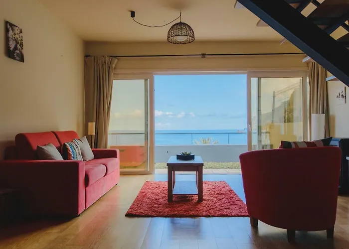 בית נופש Sunrise House פונטה דלגדה