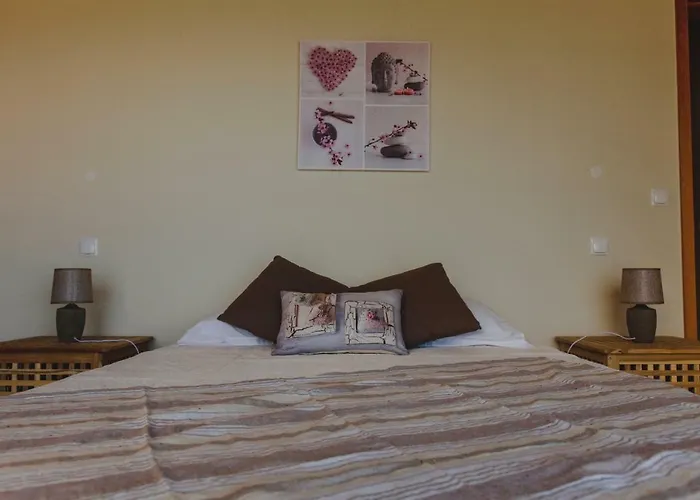 בית נופש Sunrise House פונטה דלגדה